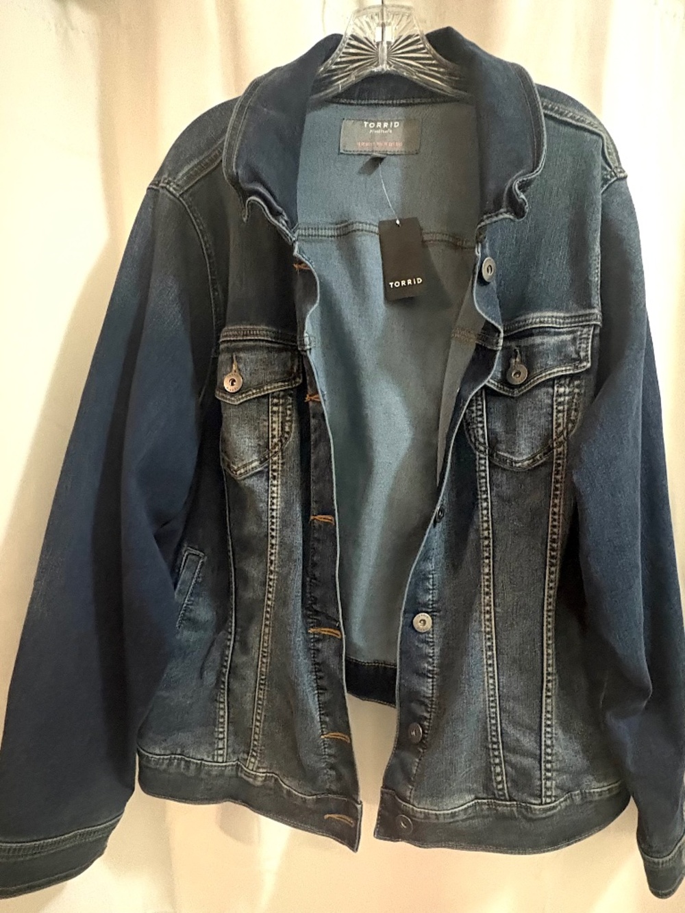 TORRID Denim Jacket-NWT-Women's Plus SIZE 26